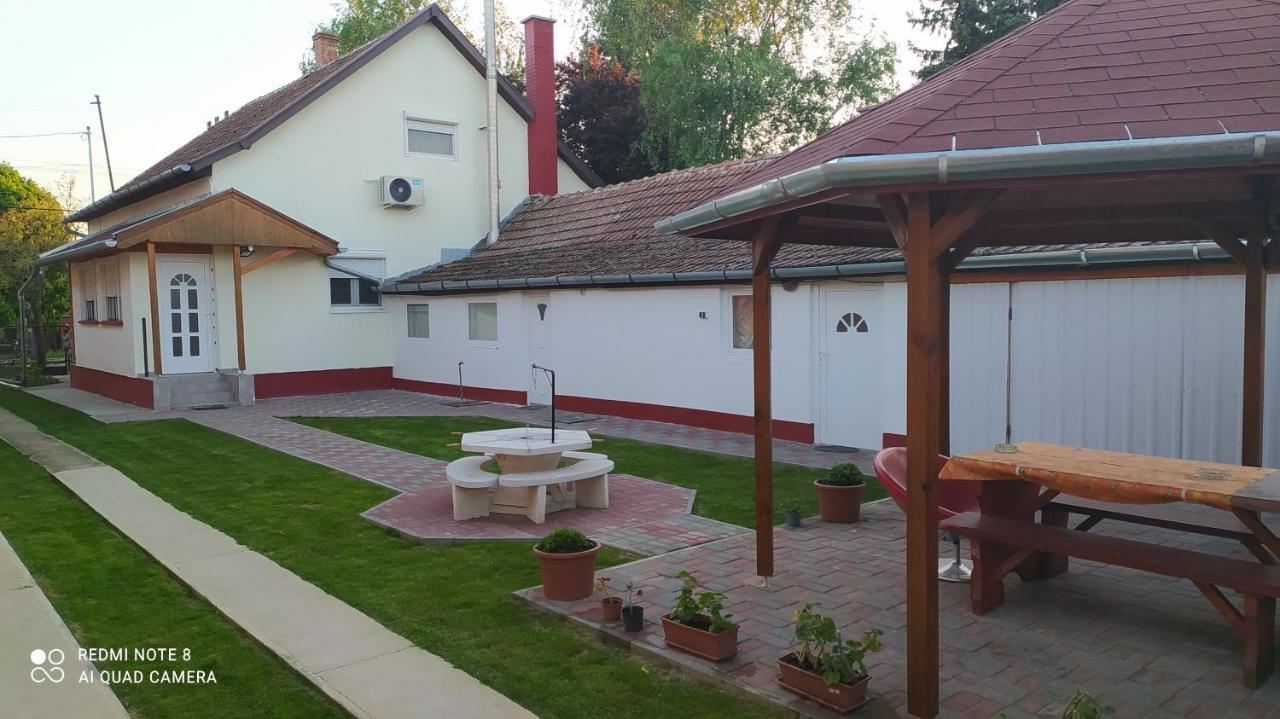 Abacsko Haz Villa Abadszalok Luaran gambar